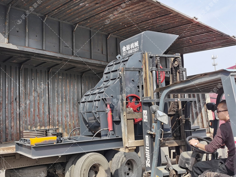 中型雙級粉碎機設備發貨圖片