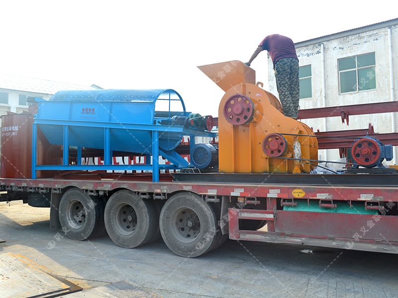 破碎機生產(chǎn)線發(fā)貨圖片_雙級粉碎機_滾筒篩分機