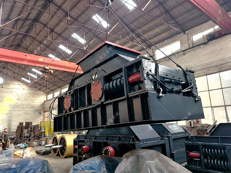 液壓直連式對(duì)輥破碎機(jī)發(fā)往陜西商洛