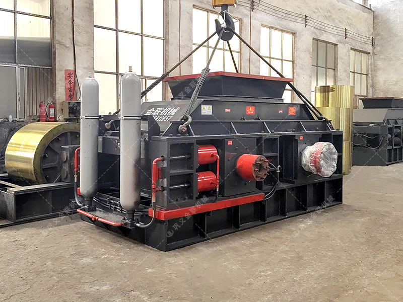 礦用液壓對輥制砂機如何實現(xiàn)砂石細碎與高產雙提升？