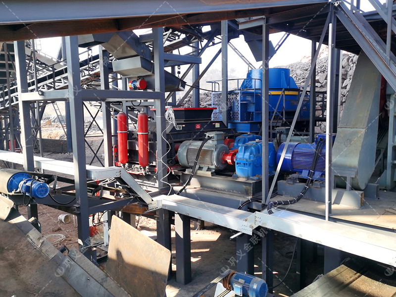 傳統制砂痛點頻出,液壓對輥制砂機提供怎樣的“一站式”解決方案? 傳統制砂痛點頻出,液壓對輥制砂機提供怎樣的“一站式”解決方案?